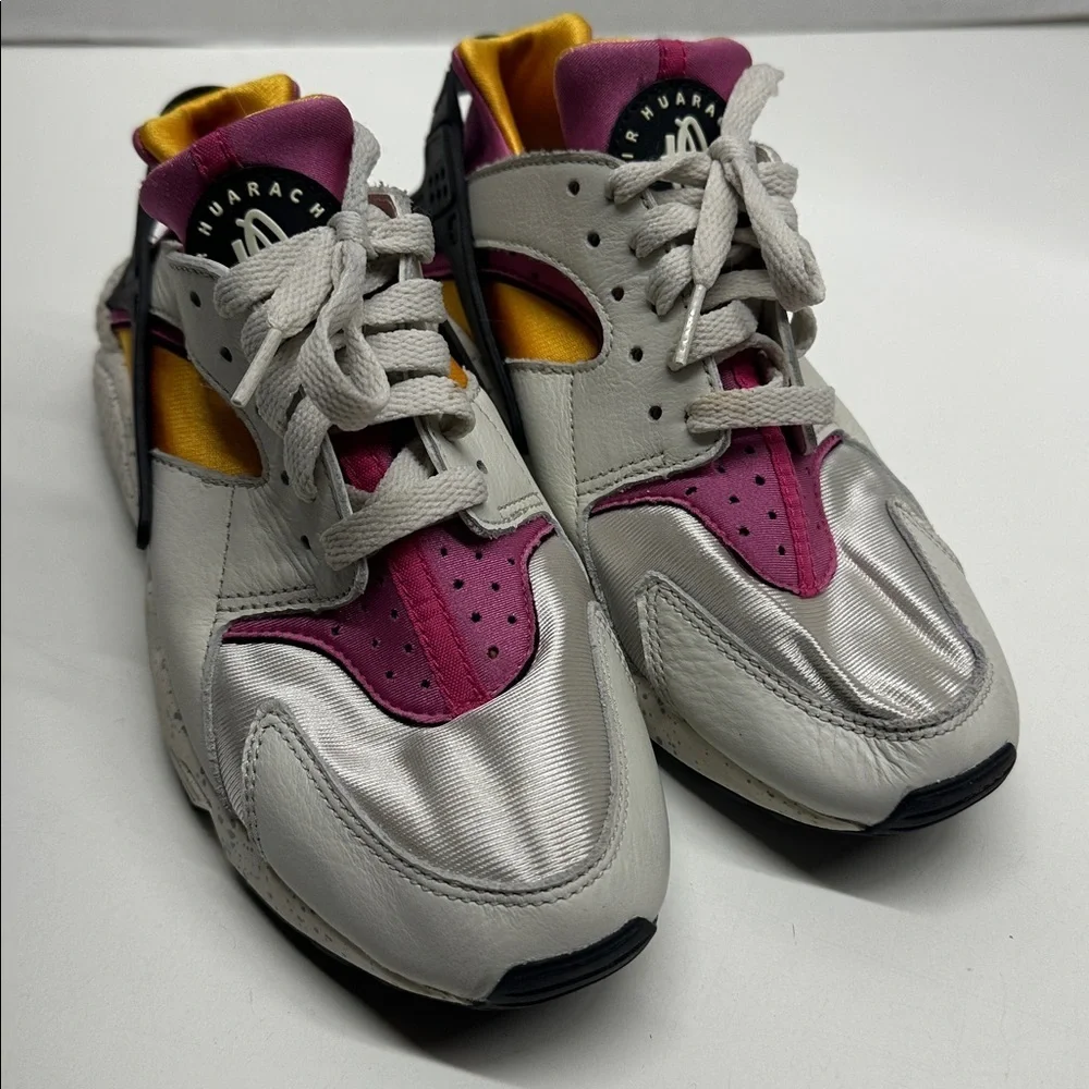 Nike Air Huarache Sneakers Lace Up Athletic Shoes Light Bone Lethal Pink 6.5